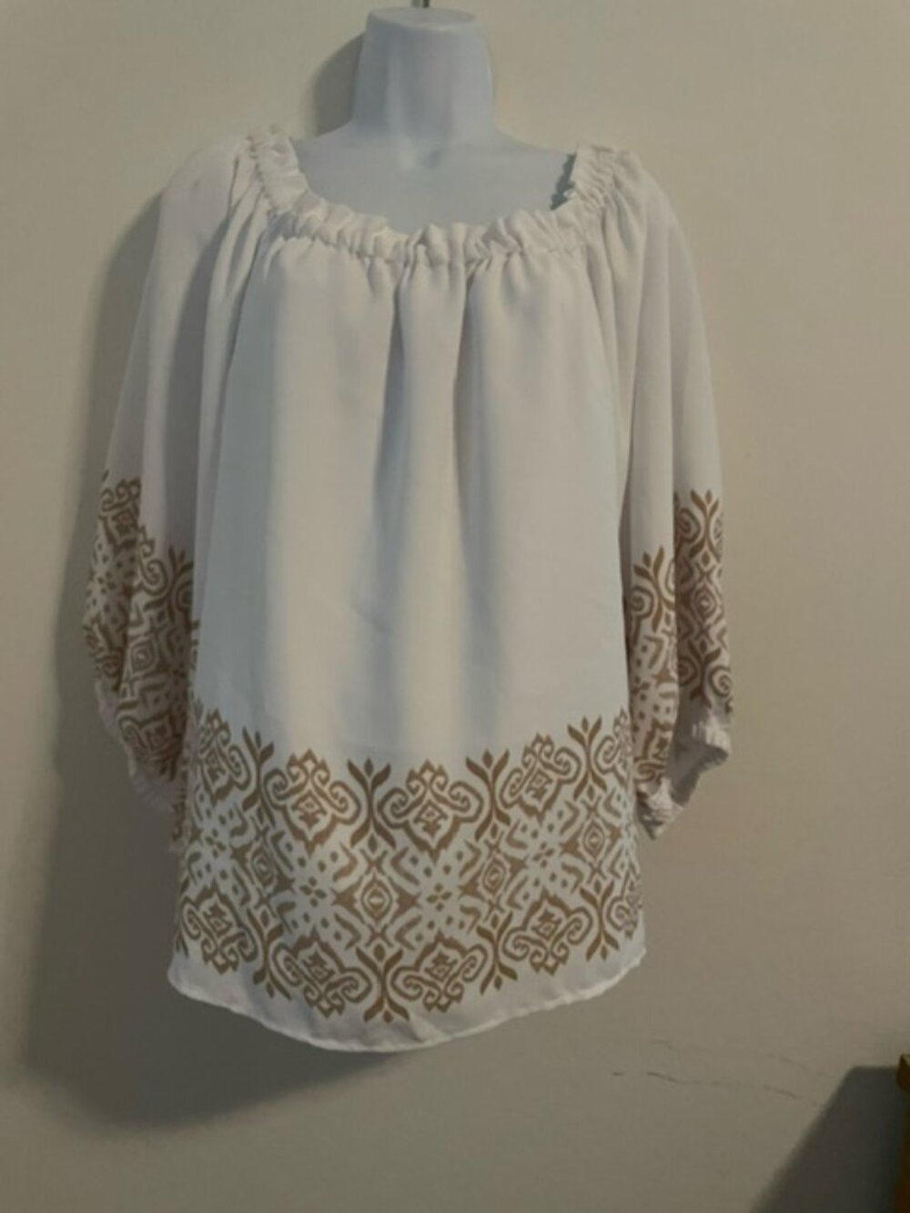 Vince Camuto Blouse Womens Lg White Off Shoulder border print top NWT - lined